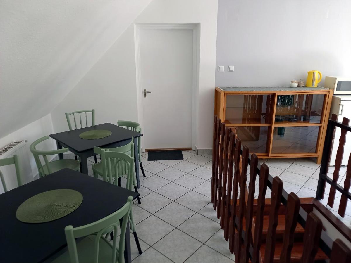 Diokert Vendeghaz Sopron Bed and Breakfast Buitenkant foto